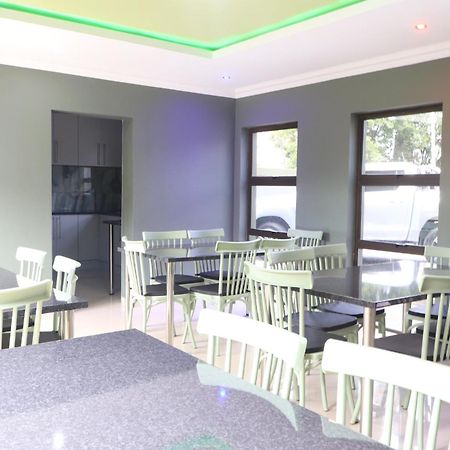 Wise Bird Guest House Roodepoort Exterior foto