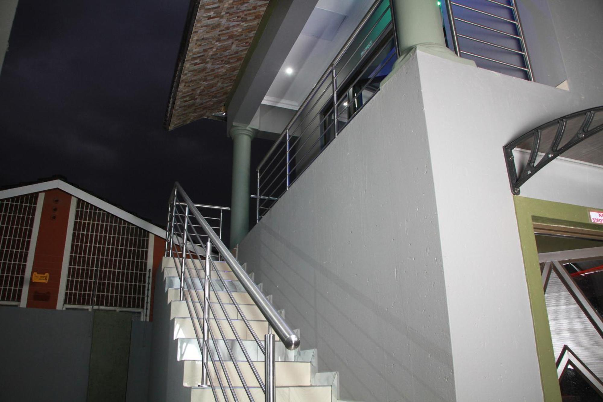 Wise Bird Guest House Roodepoort Exterior foto